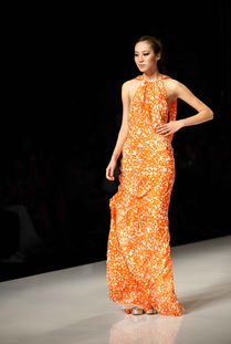 鵬城霓裳，步履生輝——深圳服裝節模特定格時尚新風尚